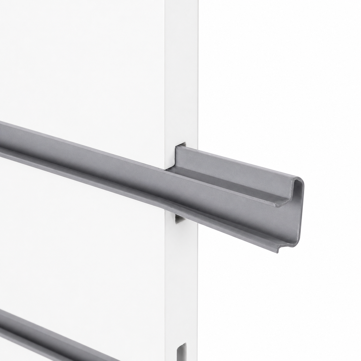 SWSIG gray snap insert fitted in white slatwall